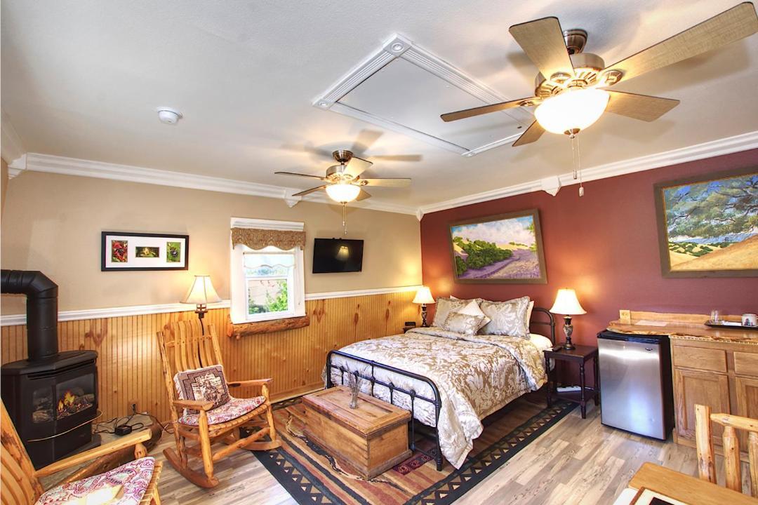 Forfriends Inn Wine Country Bed And Breakfast Santa Ynez Εξωτερικό φωτογραφία